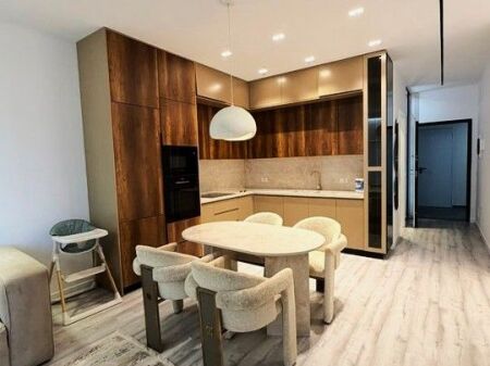 🏡 **APARTMENT 2+1 FOR RENT – EMERALD COMPLEX, 5 MAY STREET**