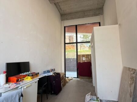 Qera | Ambjent Biznesi | Farmacia 10 | 600 €/muaj
