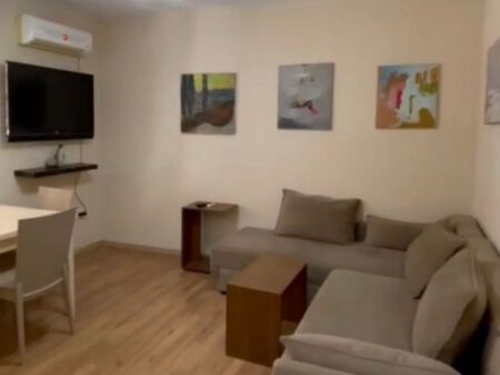 Apartament 2+1 me qira tek Rruga e Durresit!