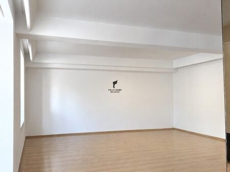 SHOP FOR RENT 125 M2 BLLOK 600,000 LEKE FH-92298