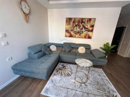 Qira, Apartament 2+1, Rruga e Barrikadave, Tiranë