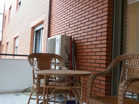 KOMPLEKSI DELIJORGJI – APARTAMENT 1+1 ME QIRA