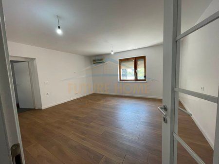 Shitet, Apartament 2+1, Pazari i Ri