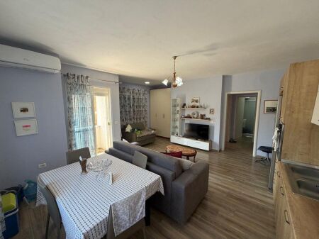 SHITET APARTAMENT 1+1 – SHKËMBI I KAVAJËS