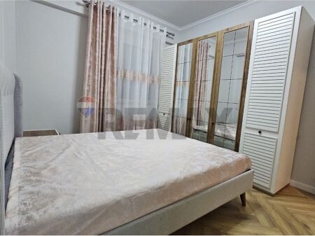 Apartament 1+1 me qira te rruga e Barrikadave