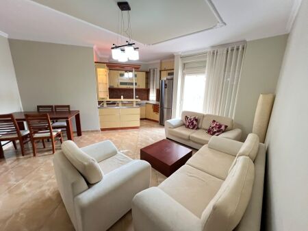 Apartament Me Qera 2+1 Tek Tregu Elektrik (ID B2202101) Tirane