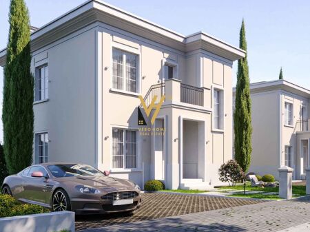 VILLA SU TRE PIANI IN VENDITA A ROLLING HILLS LAGO 700.000 EURO