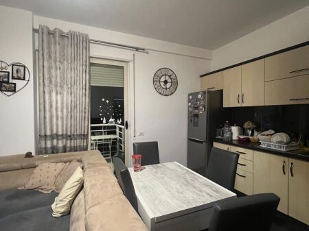 1+1, peti lake street dry lake, 500 thousand leke