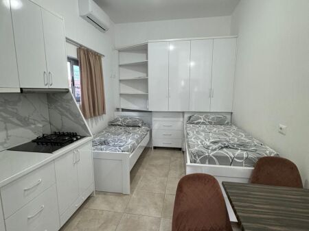 Jepet Garsoniere me qera te Galaktiku ne Durres