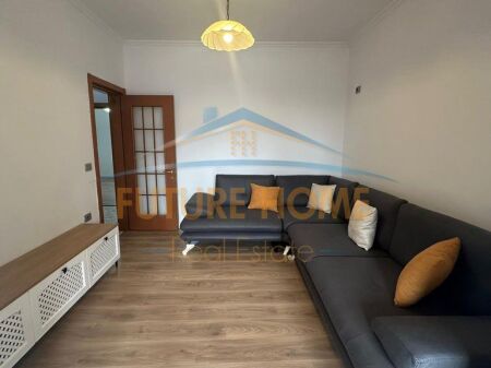 Shitet, Apartament 2+1, Sheshi Wilson, Tiranë