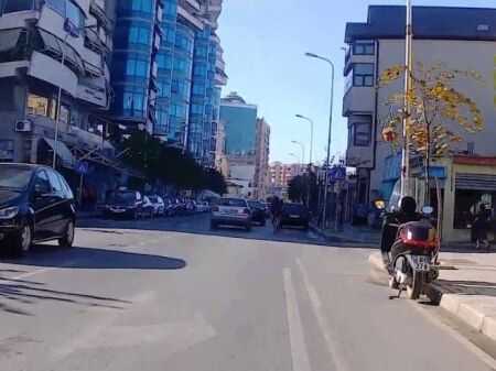 Ambiente Commerciale Premium in Affitto – Via Dibra, Tirana