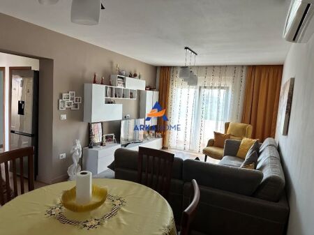 JEPET ME QERA APARTAMENT 2+1 + BALLKON " BRRYLI " 650 €