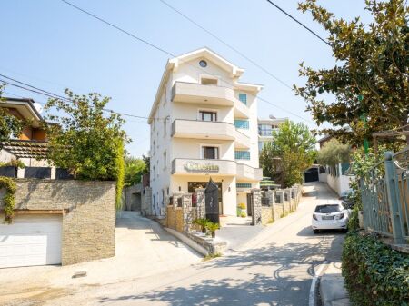 Private house for rent at Artificial Lake 2+1+2