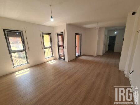 Shitet apartament 2+1 tek Shkolla e Kuqe , Pazari i Ri , Rruga e Dibres