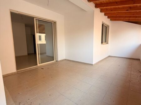 Shitet Apartament 2+1+2 me Verande – Pranë Ish-Urt, Durrës