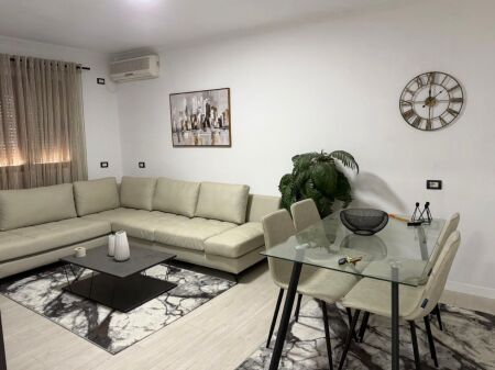 Via Elbasan, appartamento 2+1 in affitto!