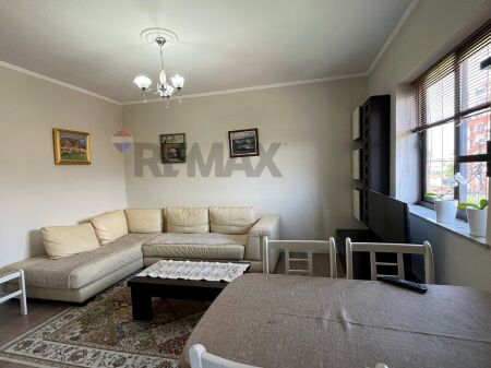 Shitet Apartament 2+1 - Rruga Fortuzi, Qendër