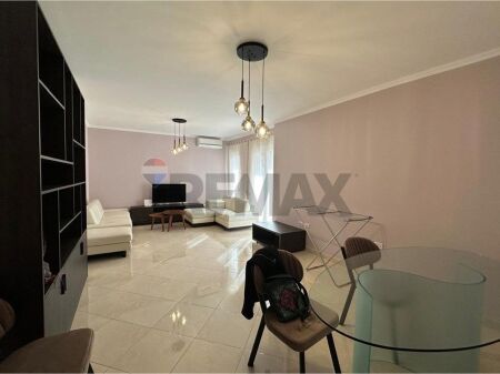 Shitet Apartament 2+1 tek Home Plan