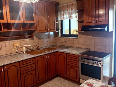 APARTAMENT 2+1 48,000 LEKE RRUGA E KOKONOZEVE