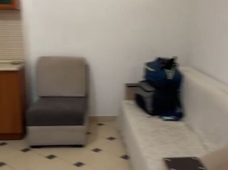 Jepet me qera 1+1 ne astir te Bohem pallat I mobiluar 40000 lek