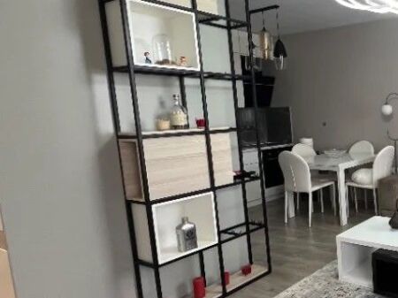 Jepet apartament 1+1 me qira tek Rezidenca Siri , Rruga Siri Kodra , ish Stacioni i Trenit , Bulevardi i Ri .