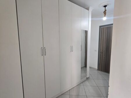 Garsoniere ne shitje Qender