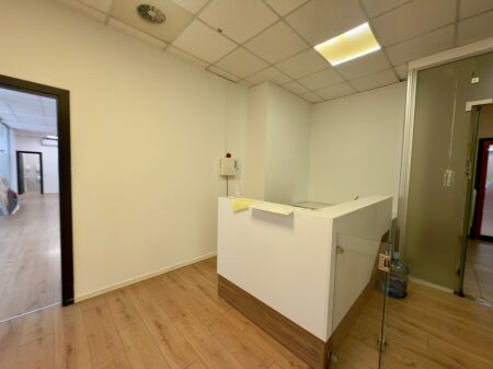 Jepet me qira ambient zyre / klinike / biznesi 540 m2