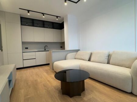 Apartament 2+1 me qira tek UET, Porcelan