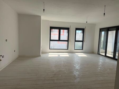 Apartment 2+1+2 for office rent is given at Kompleksi Ndregjoni, Jordan Misja Street, New Boulevard.