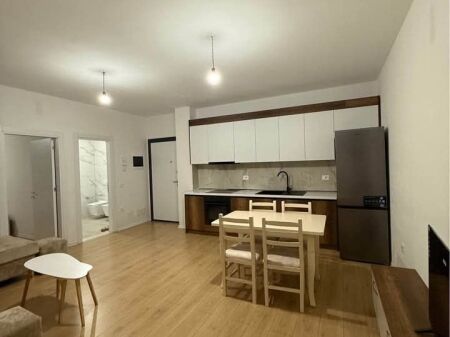 JEPET ME QIRA APARTAMENT 1+1 - BULEVARDI I RI, ISH STACIONI I TRENIT, TIRANE