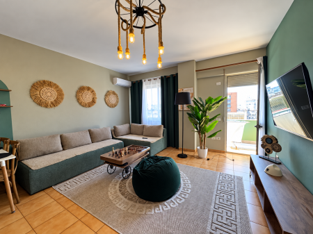 Shitet, Apartament 1+1, Rruga e Barrikadave, Tirane