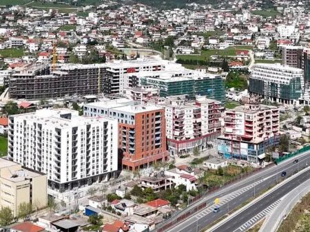  APARTAMENT 2+1 + VERANDË NË SHITJE | PASKUQAN