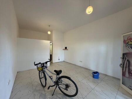 Business premises for rent