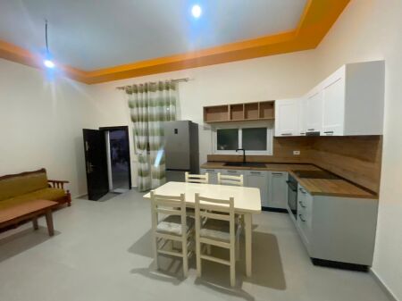 Apartament 1+1 per qera Kombinat !