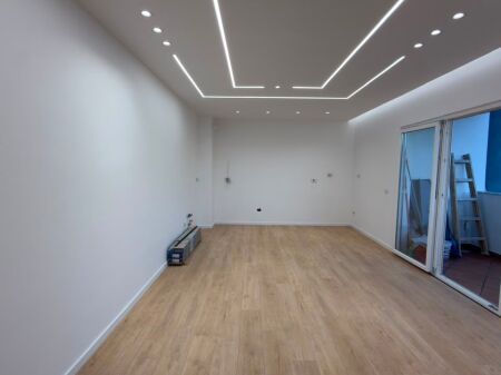 Apartament 2+1 per shitje tek 21 Dhjetori.