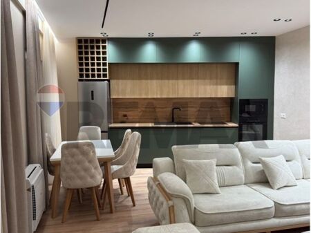 Apartament 2+1+2 me qera tek Bulevardi I Ri
