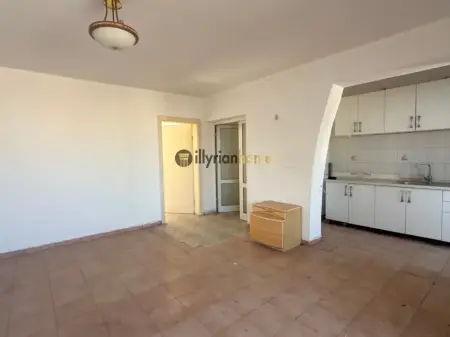 QIRA | APARTAMENT 3+1 | PRANË MINISTRISË SË DREJTËSISË