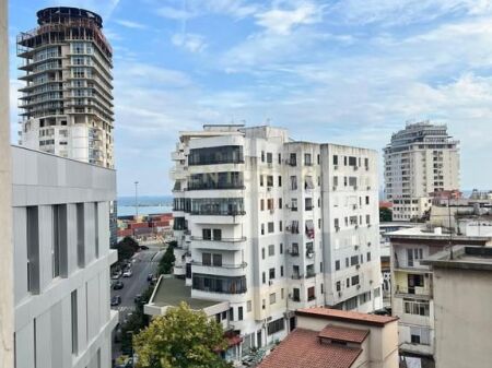 Jepet Apartament 1+1 per Qera , prane Tatimeve, Durres!