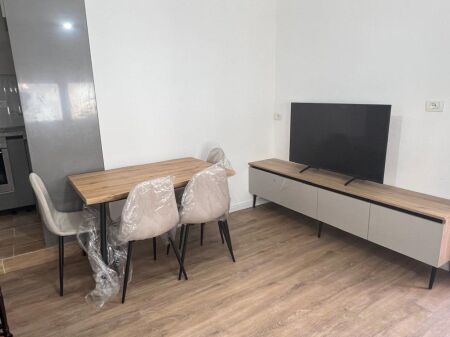 APARTAMENT 1+1 ME QIRA – SHESHI WILSON