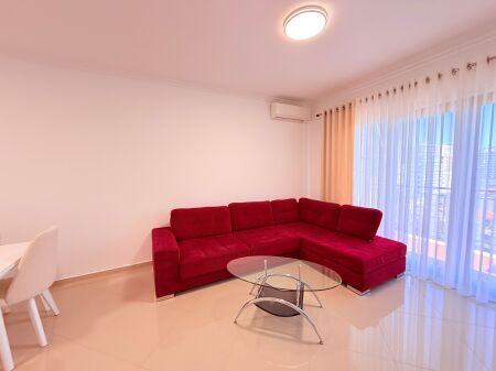 🏡 JEPET ME QIRA APARTAMENT 1+1 – GREEN CITY, ASTIR  📍 Vendndodhja: Green City, Astir 🏢 Kati: 2 🛗 Pallat i ri me ashensor 🛏️ Tipologji 1+1 💰 Çmimi: 55,000 lekë/muaj  Apartament i pozicionuar në një zonë shumë të kërkuar dhe të aksesueshme.  📞 Për më shumë informacion ose për vizitë, kontaktoni në privat.
