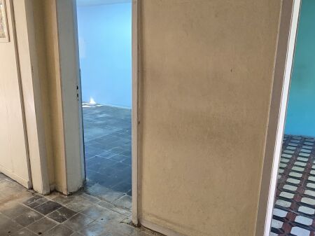 Shitet apartament 2+1, rruga e kavajes
