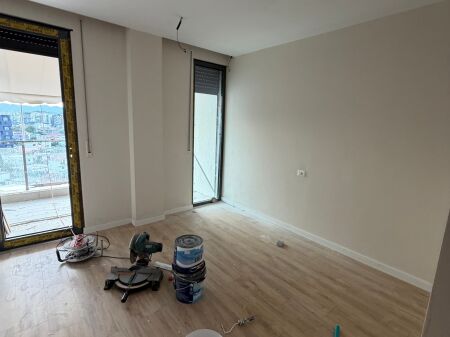 Studio apartment for sale near the former bus park price 100 million lek