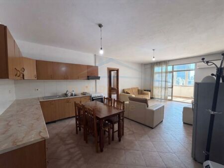Qira, Apartament 2+1+2, Bulevardi Zogu I, Tiranë.