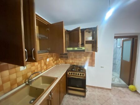 Apartament 2+1 bosh per qera Shkolla e Bashkuar !