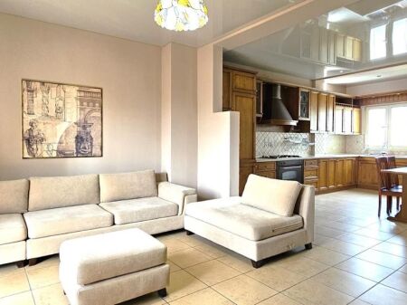 2+1, 3rd floor apartment, Durres street near shpresa.al, 800 euros