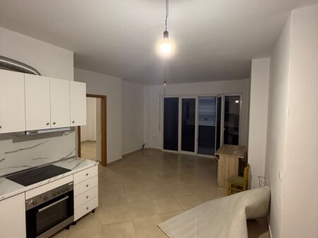 Qera | Apartament 1 + 1 | Kopshti Botanik | 300 €/muaj