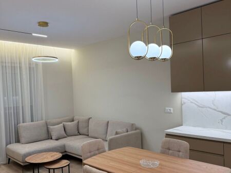 Jepet me qira apartament 1+1 te Kompleksi Aura në Laprakë!