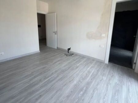 ZYRE ME QERA 107 M2 BULEVARDI RI 55.000 LEKE FH-93001