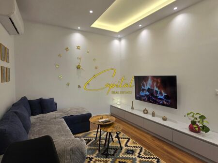 APARTAMENT ME QIRA 1+1 RRUGA E DURRESIT 55.000 LEKE