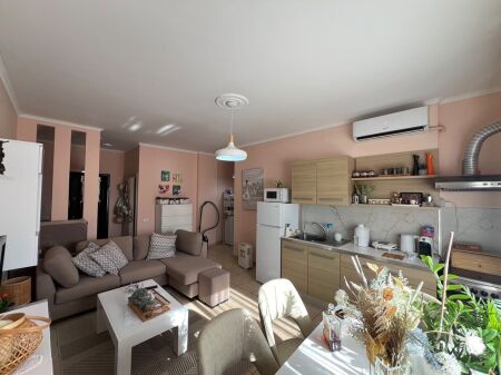 JEPET APARTAMENT 1+1 ME QIRA – LAGJIA 13, DURRËS | PRANË DETIT
